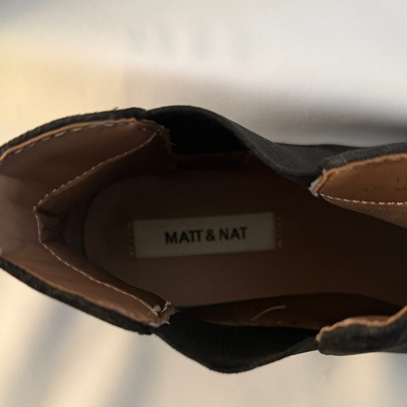 MATT AND NAT BLACK CHELSEA BOOTS - Picture 2 of 10
